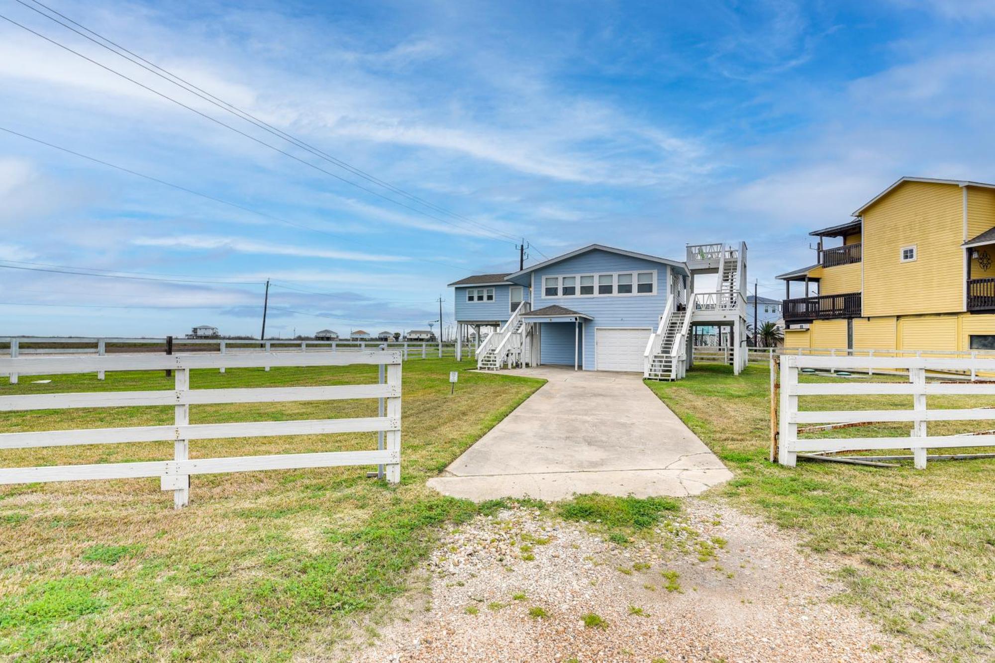 Modern Freeport Home Short Walk To Surfside Beach Exterior photo